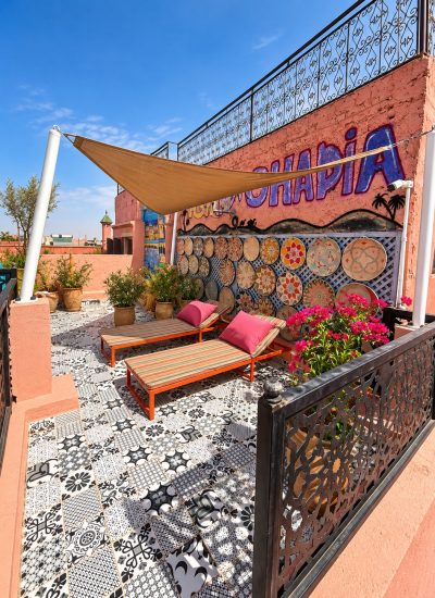 riad-dar-chadia-rooftop-transats